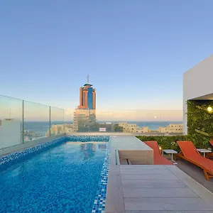https://v-hotel.hotelssaintjulians.com